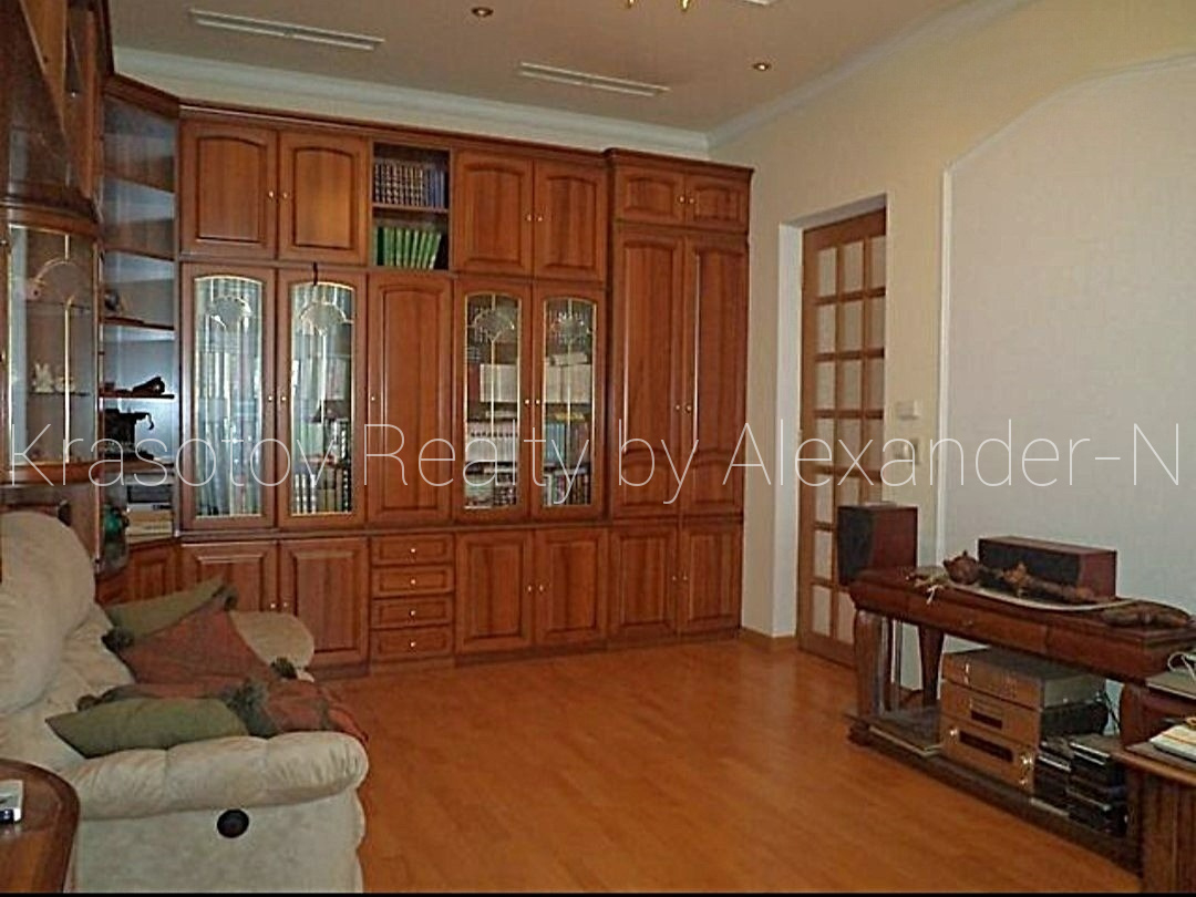 продажа многокомнатной квартиры номер A-173098 в Приморском районе, фото номер 33